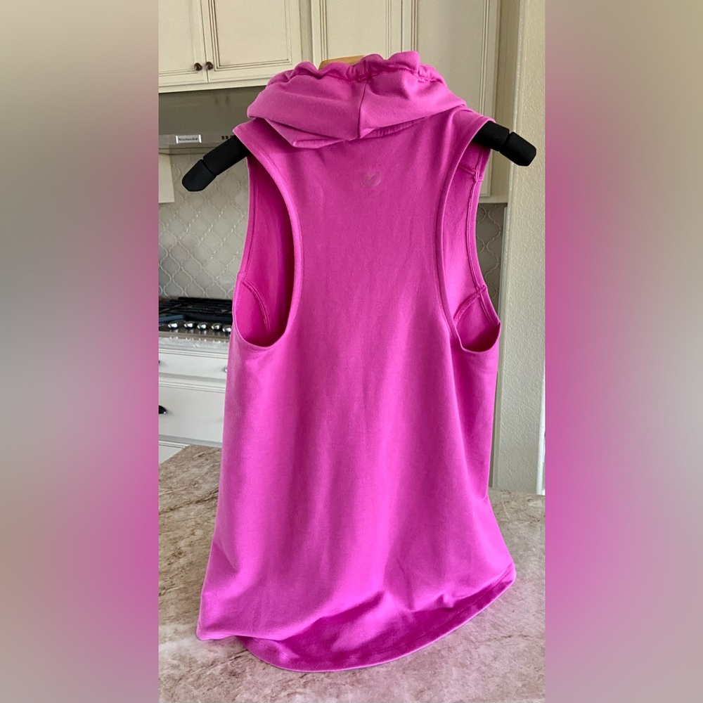 💕 CALIA BY CARRIE UNDERWOOD - PINK SLEEVELESS HOODIE - BRAND NEW - MEDIUM 💕 - Picture 4 of 4